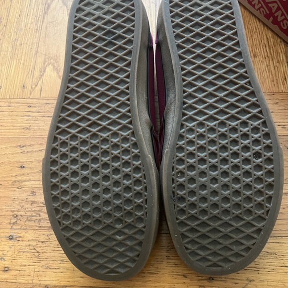 Vans 9.5 maroon gum sole - Picture 2 of 3